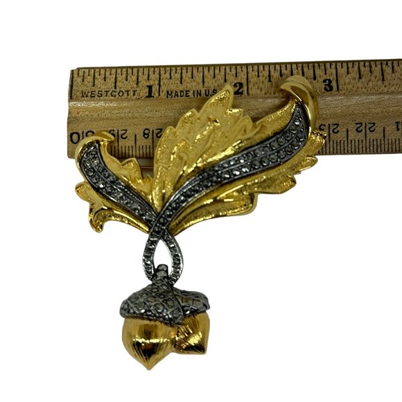 Avon Vintage Acorn Brooch - Picture 9 of 10